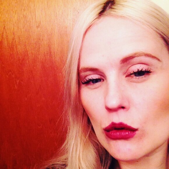 Meet your Posher, Jessica - Picture 2 of 2